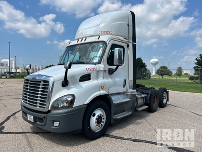 2018 Freightliner Cascadia 113 6x4 T/A Day Cab Truck Tractor