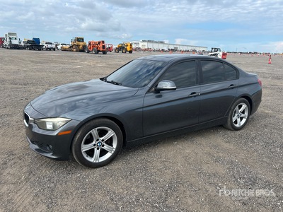 2012 BMW 328i 自動車