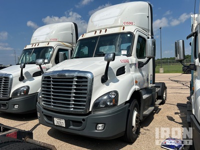 2018 Freightliner Cascadia 4x2 S/A Day Cab Truck Tractor