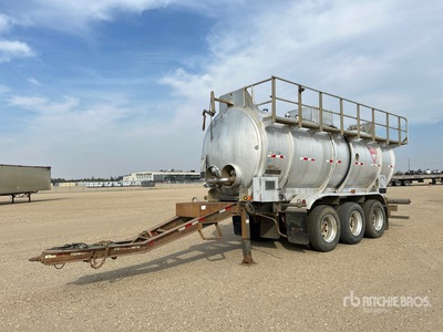 2015 Polar 21955 L Tri/A Pup Tanker Trailer