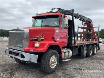 Knuckle Boom on 1995 White/GMC ACL 6x4 Boom Truck