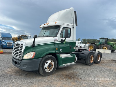 2012 Freightliner Cascadia 125 6x4 T/A Dagcabine Trekker