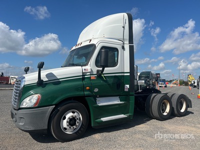 2014 Freightliner Cascadia 125 6x4 T/A Day Cab Truck Tractor