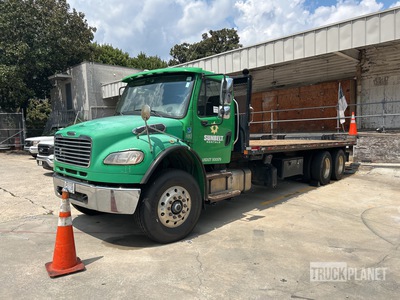 2016 Freightliner M2 106 6x4 平台トラック