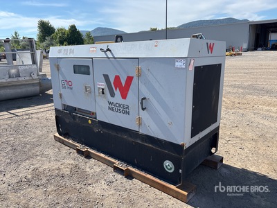 Wacker Neuson G70 56 kW Skid-Mounted 発電機セット (250-749 kw/310-950 kva)