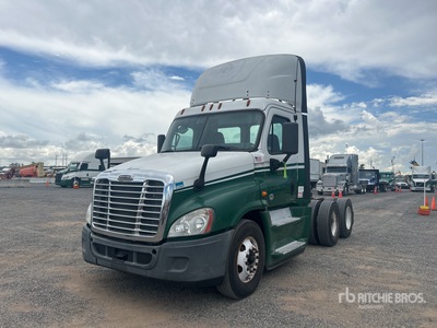 2014 Freightliner Cascadia 125 6x4 T/A Day Cab Truck Tractor
