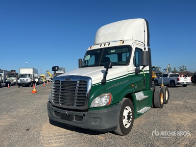 2014 Freightliner Cascadia 125 6x4 T/A Day Cab Truck Tractor