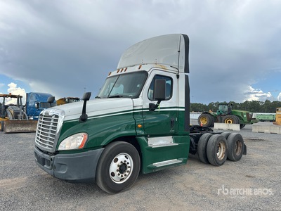 2014 Freightliner Cascadia 125 6x4 T/A Dagcabine Trekker