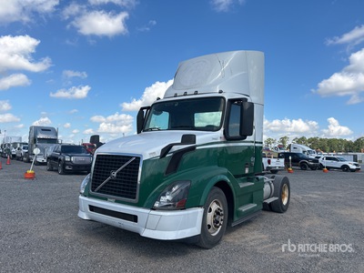 2014 Volvo VNL300 4x2 S/A Day Cab Truck Tractor
