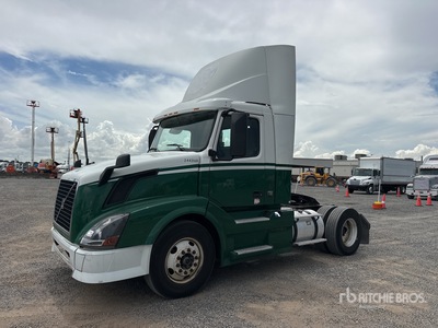 2013 Volvo VNL 4x2 S/A Day Cab Truck Tractor