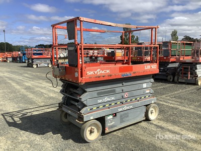 2015 Skyjack SJIII 4632 Electric Scissor Lift