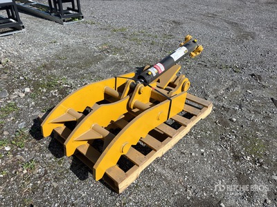 Gentec HT-2650 47 in Hydraulic Excavator Thumb (Unused)