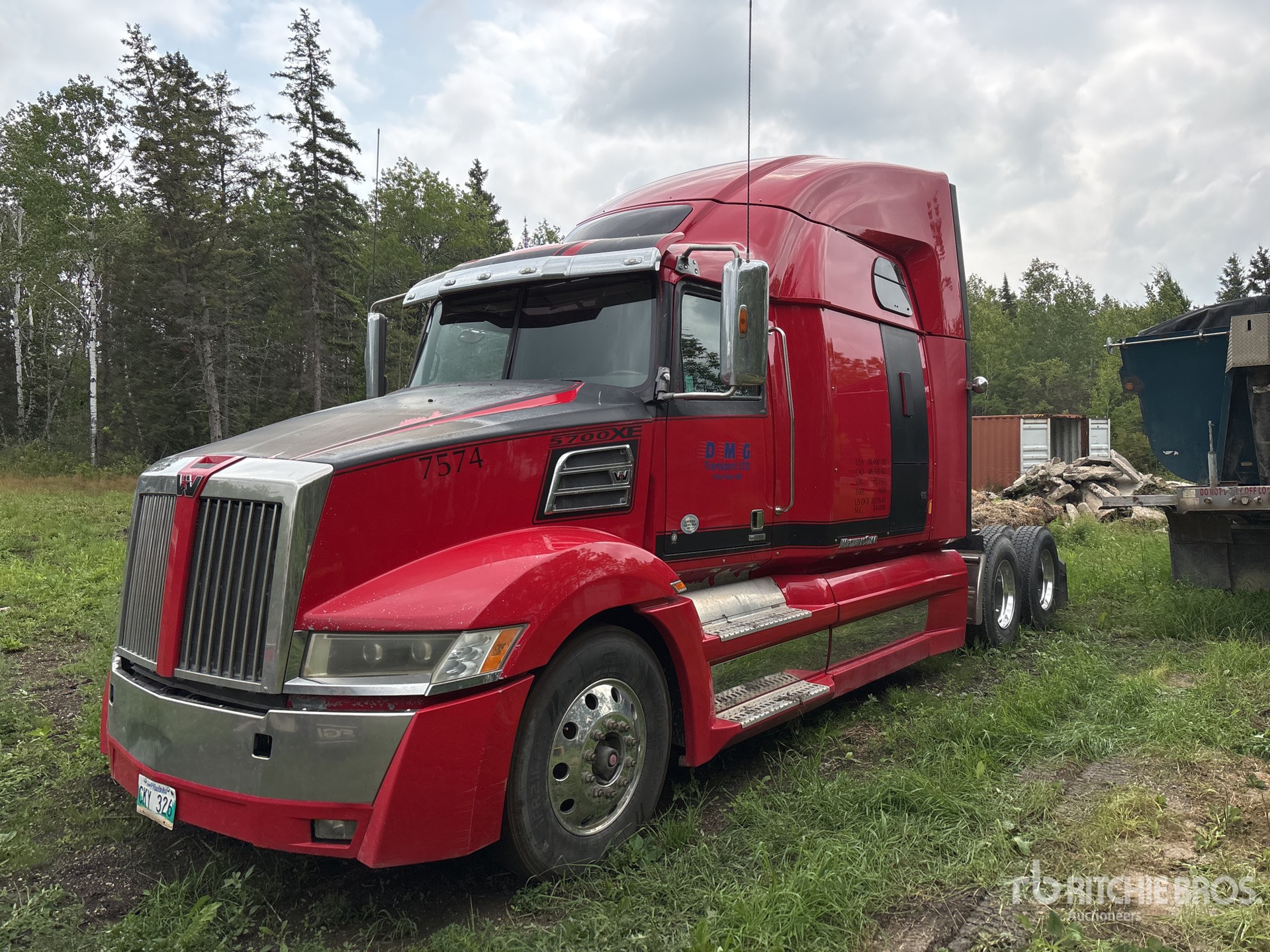 2016 Western Star 5700 6x4 T/A Sleeper Truck Tractor