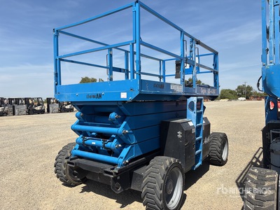 2016 Genie GS4390RT 4x4 Dual Fuel Elevador de tijera
