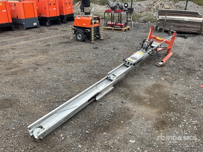 2018 Sumner Manufacturing 7.5m Materialaufzug