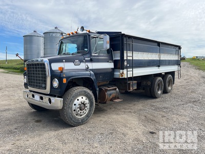 1980 Ford 8000 6x4 شاحنة حبوب