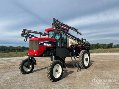 2006 Apache AS710 80 ft 4x2 رشاشة  ذاتية العمل
