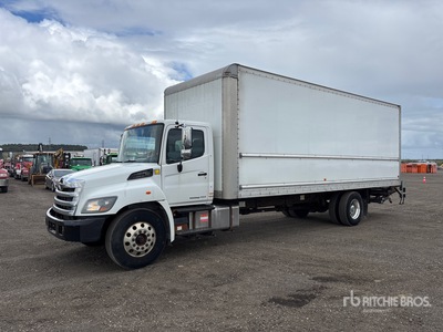 2019 Hino 338 4x2 Furgonetka