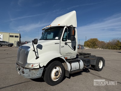 2006 International 8600 4x2 S/A Day Cab Truck Tractor