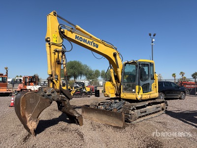 2017 Komatsu PC138USLC-11 油圧ショベル