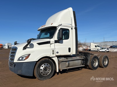 2019 Freightliner Cascadia 126 6x4 تراكتور شاحنة نهارية (ثنائية المحور)