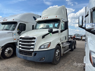 2019 Freightliner Cascadia 126 6x4 T/A Day Cab Truck Tractor