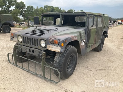 AM General M1097R1 HMMWV 4 Door Soft Top w/Truck Body