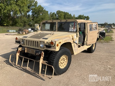 1989 AM General M1097R1 HMMWV 4 Door Soft Top w/Truck Body