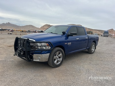 2017 Ram 1500 Big Horn 4x4 Crew Cab بيك اب