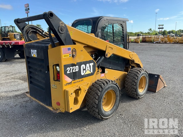 MINI CARGADOR SOBRE RUEDAS 2015 CATERPILLAR 272D