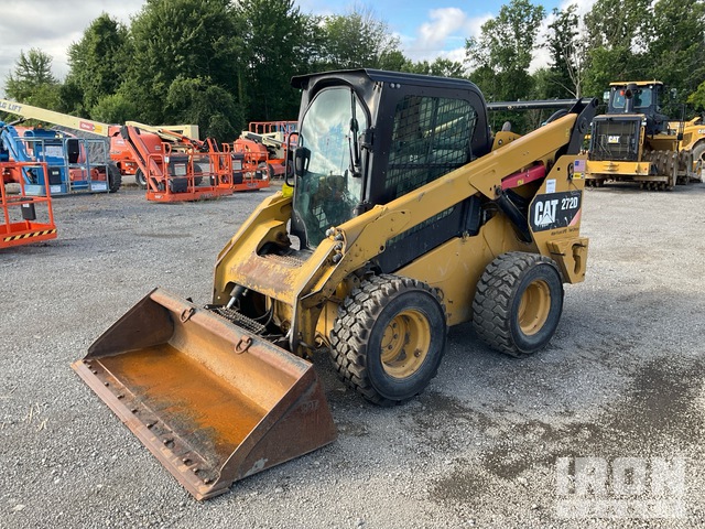 MINI CARGADOR SOBRE RUEDAS 2015 CATERPILLAR 272D