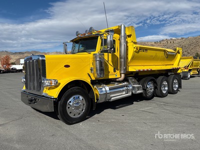 2015 Peterbilt 389 8x4 Tri/A Dump Truck