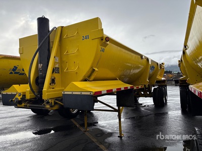 2004 Ranco 32 ft T/A Tipping Trailer