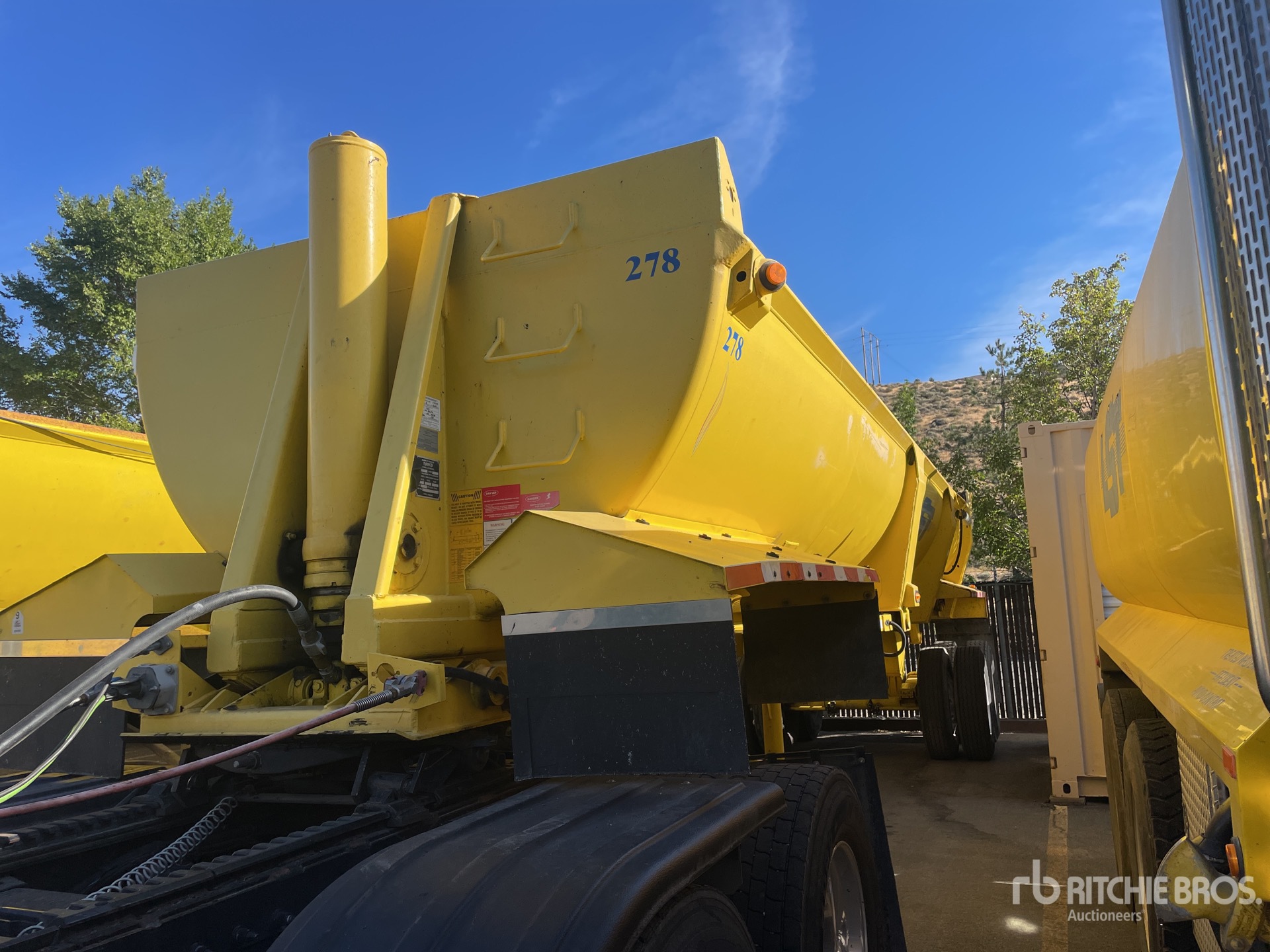 2018 Ranco 32 ft T/A End Dump Trailer