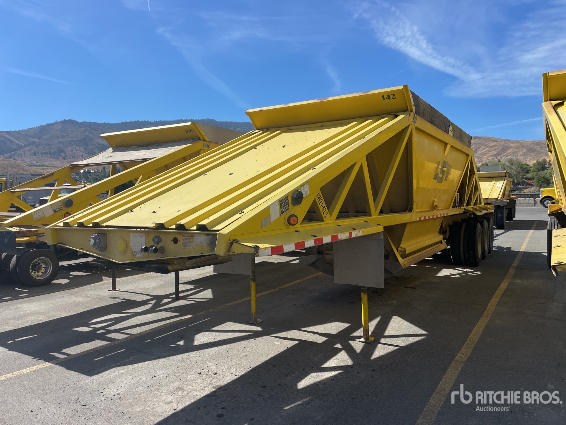 2005 Ranco 18 ft Tri/A Lead Belly Dump Trailer