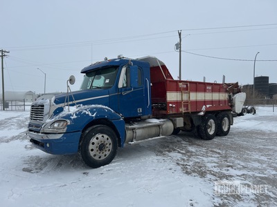 2004 Freightliner Columbia 6x4 Spreader Truck