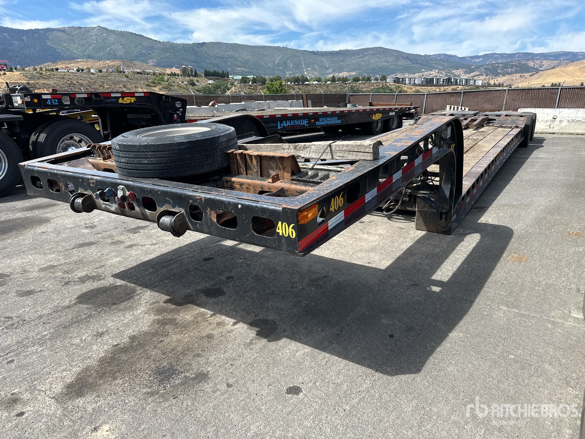 2001 Murray 16-Wheel 8 ft - 9 ft Extendable Expandable Axle Removable Gooseneck Lowboy Trailer