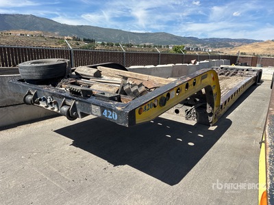 2006 Cozad 16-Wheel Expandable Axle Removable Gooseneck Lowboy Trailer