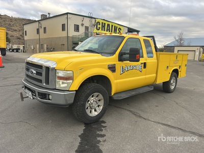 2008 Ford F-350 Lariat 4x4 Extended Cab Utility Truck