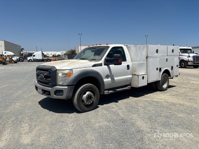 2015 XL 4x4 Utility Truck