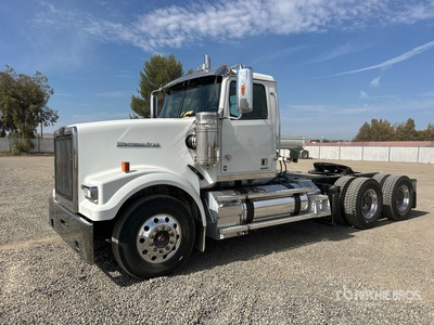 2022 Western Star 4900 6x4 T/A Sleeper Truck Tractor