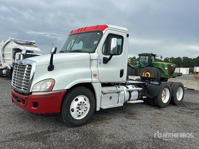 2015 Freightliner Cascadia 125 6x4 Day Cab Truck Tractor