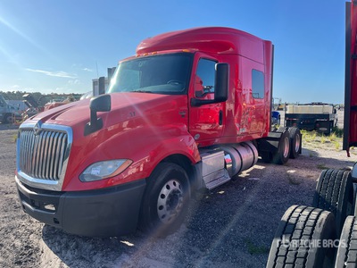 2018 International LT625 6x4 Tracteur routier couchette