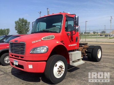 2005 Freightliner M2 106 4x2 S/A Day Cab Truck Tractor