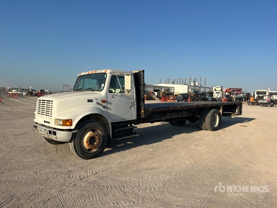 2000 International 4700 4x2 Autocarro cassone fisso