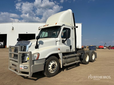 2010 Freightliner Cascadia 125 6x4 T/A Day Cab Truck Tractor