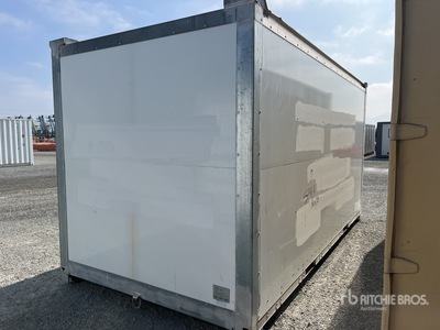 2009 16 ft Storage Container