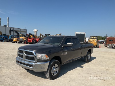 2014 Ram 3500 4x4 Crew Cab Pickup