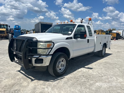 2011 Ford F-350 XL 4x4 Extended Cab Pickup