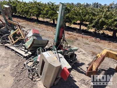 2016 Clemens EL 50 Front Mount Vineyard Leaf Remover Divers
